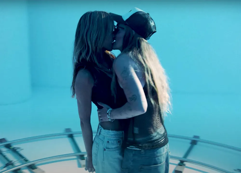 Chrishell Stause Cant Stop Making Out With G Flip New Music Video