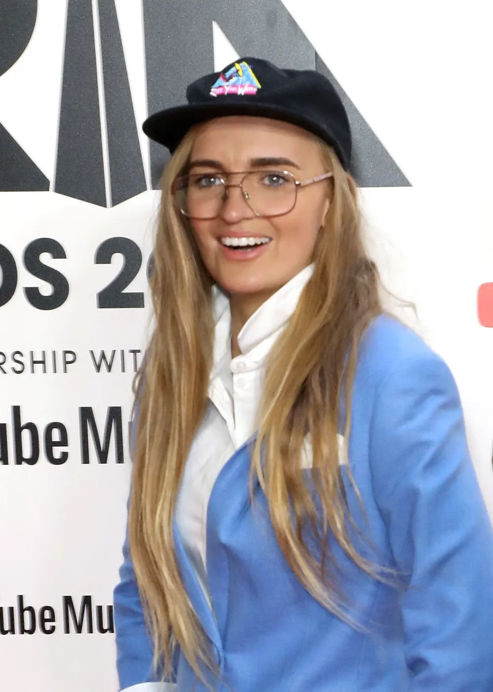 Chrishell Stause Reacts to Joke About Her and G Flip Adopting a Lesbian Daughter From Facebook Marketplace 4