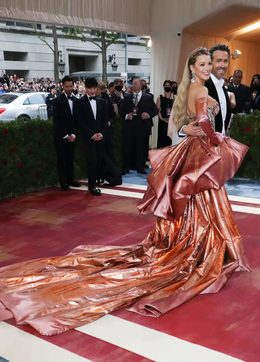 Couple Goals Blake Lively Ryan Reynolds Stun Met Gala 2022 Carpet