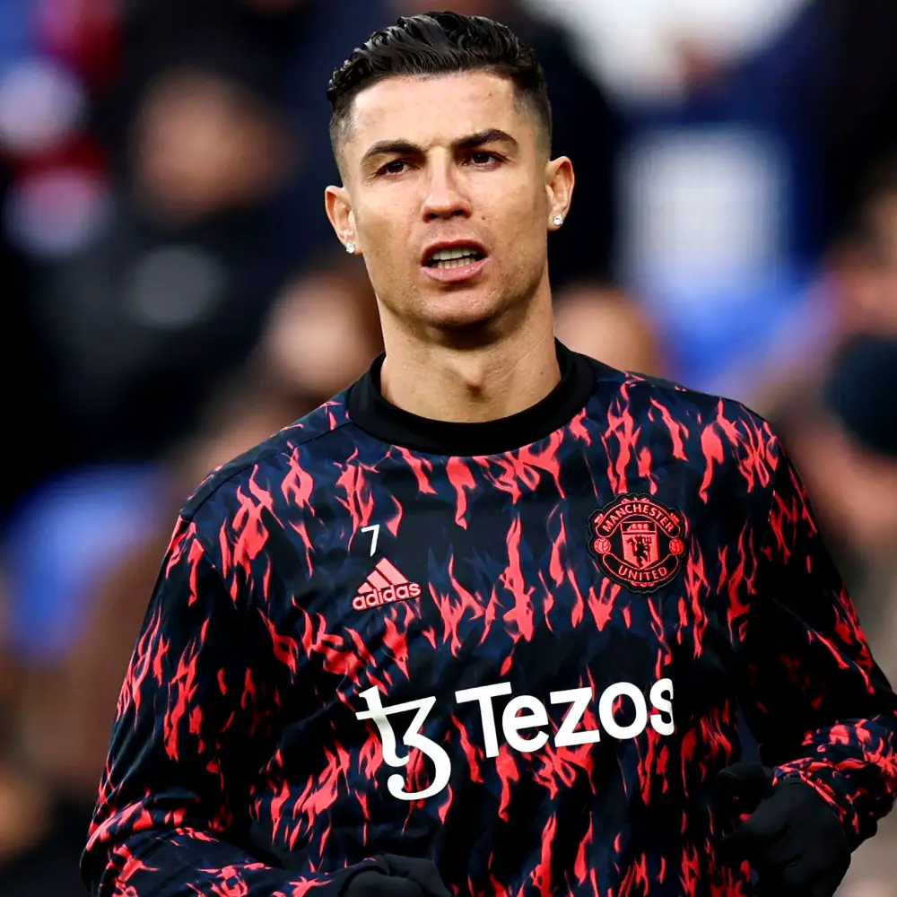 Cristiano Ronaldo Shares 1st Photo Holding Baby Girl Following Son&rsquo;s Death