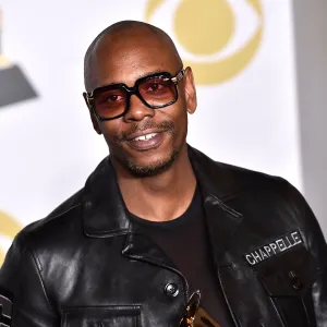 Dave Chapelle ‘Refuses’ to Allow Tackle ‘Incident’ to ‘Overshadow the Magic’ of His ‘Historic’ Standup Routine