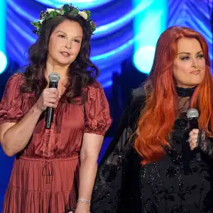 Feature Naomi Judd Honored by Daughters Ashley Judd, Wynonna Judd and More in Emotional Memorial