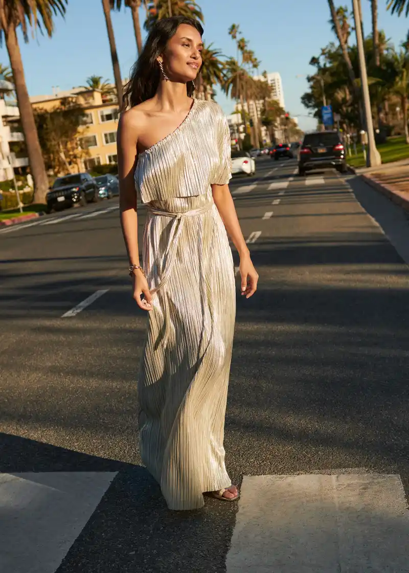 Feature The Express x Rachel Zoe Collection Is an Ode Seventies Glamor