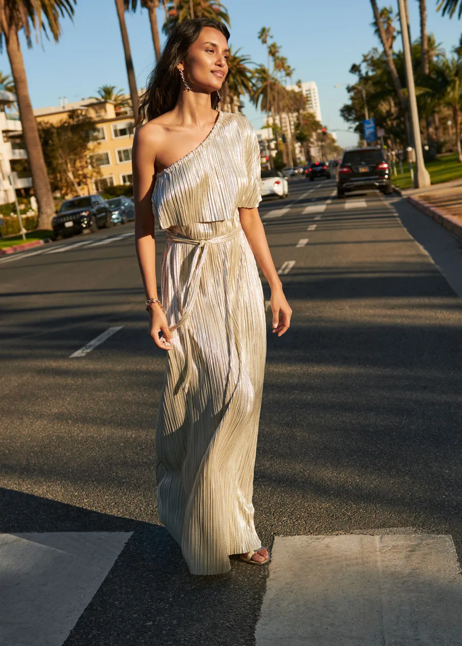 Feature The Express x Rachel Zoe Collection Is an Ode Seventies Glamor