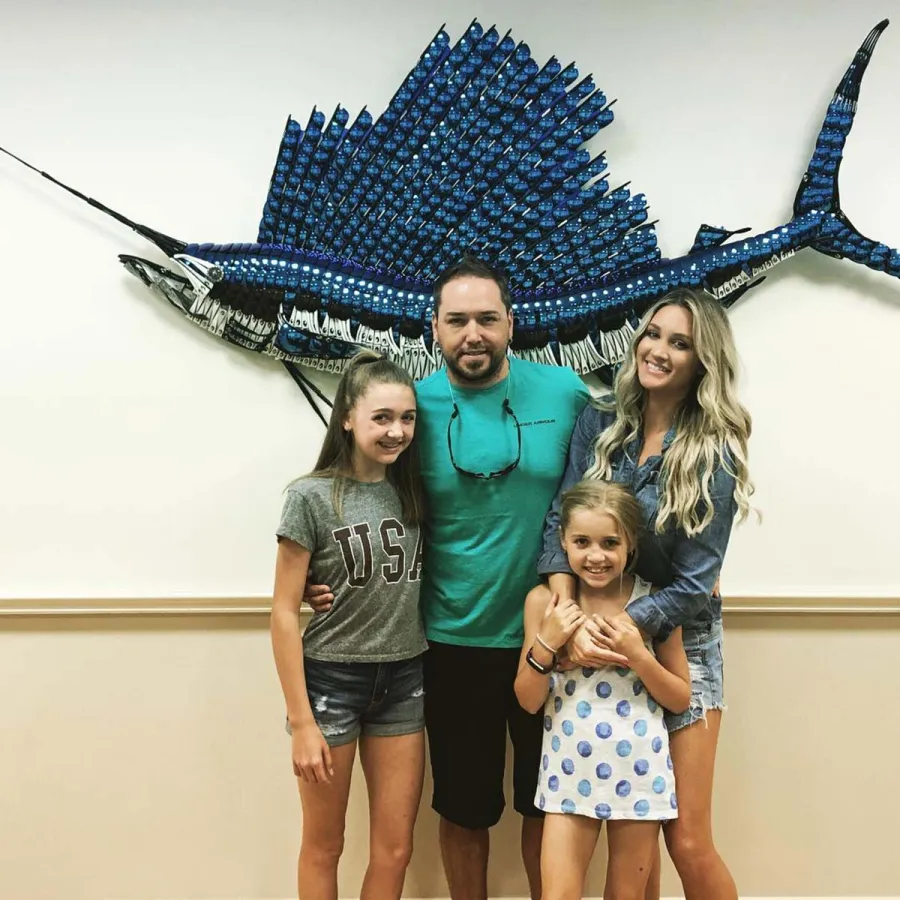 Jason Aldeans Blended Family See Pics of 4 Kids With Brittany Aldean Jessica Ussery