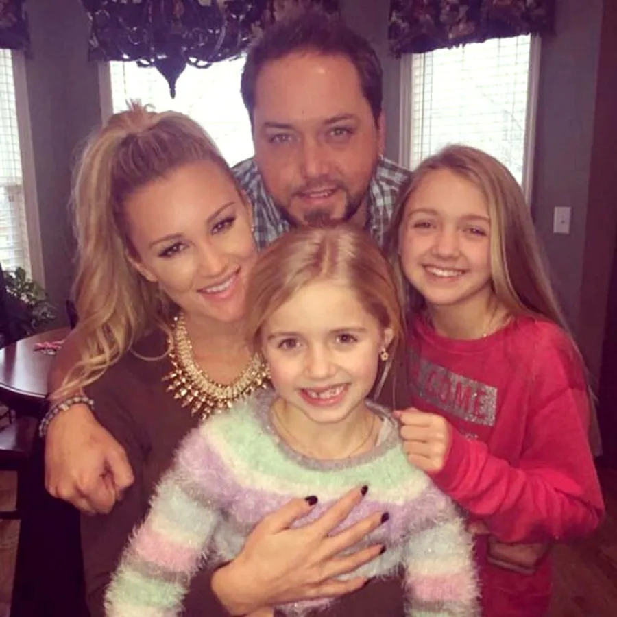 Jason Aldeans Blended Family See Pics of 4 Kids With Brittany Aldean Jessica Ussery