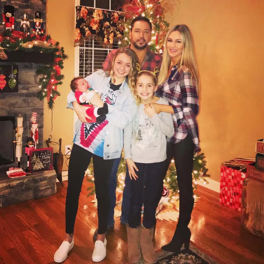 Jason Aldeans Blended Family See Pics of 4 Kids With Brittany Aldean Jessica Ussery