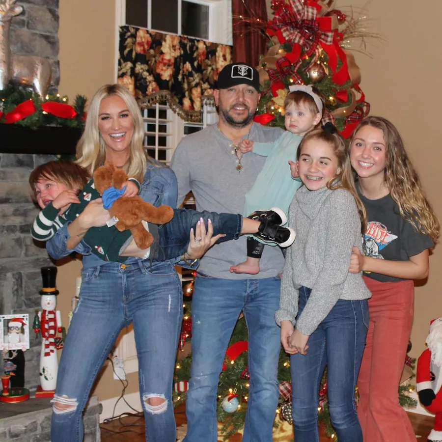 Jason Aldeans Blended Family See Pics of 4 Kids With Brittany Aldean Jessica Ussery