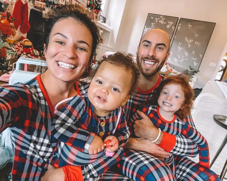 Jessie James Decker's Family: Inside Her Relationships With Sister Sydney, Brother James and More