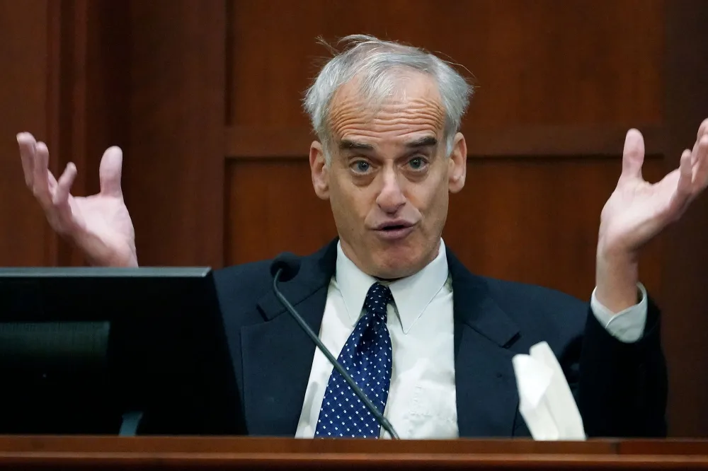 Johnny Depp Can&rsquo;t Handle Psychologist&rsquo;s Bizarre Answer to Willy Wonka Question During Trial