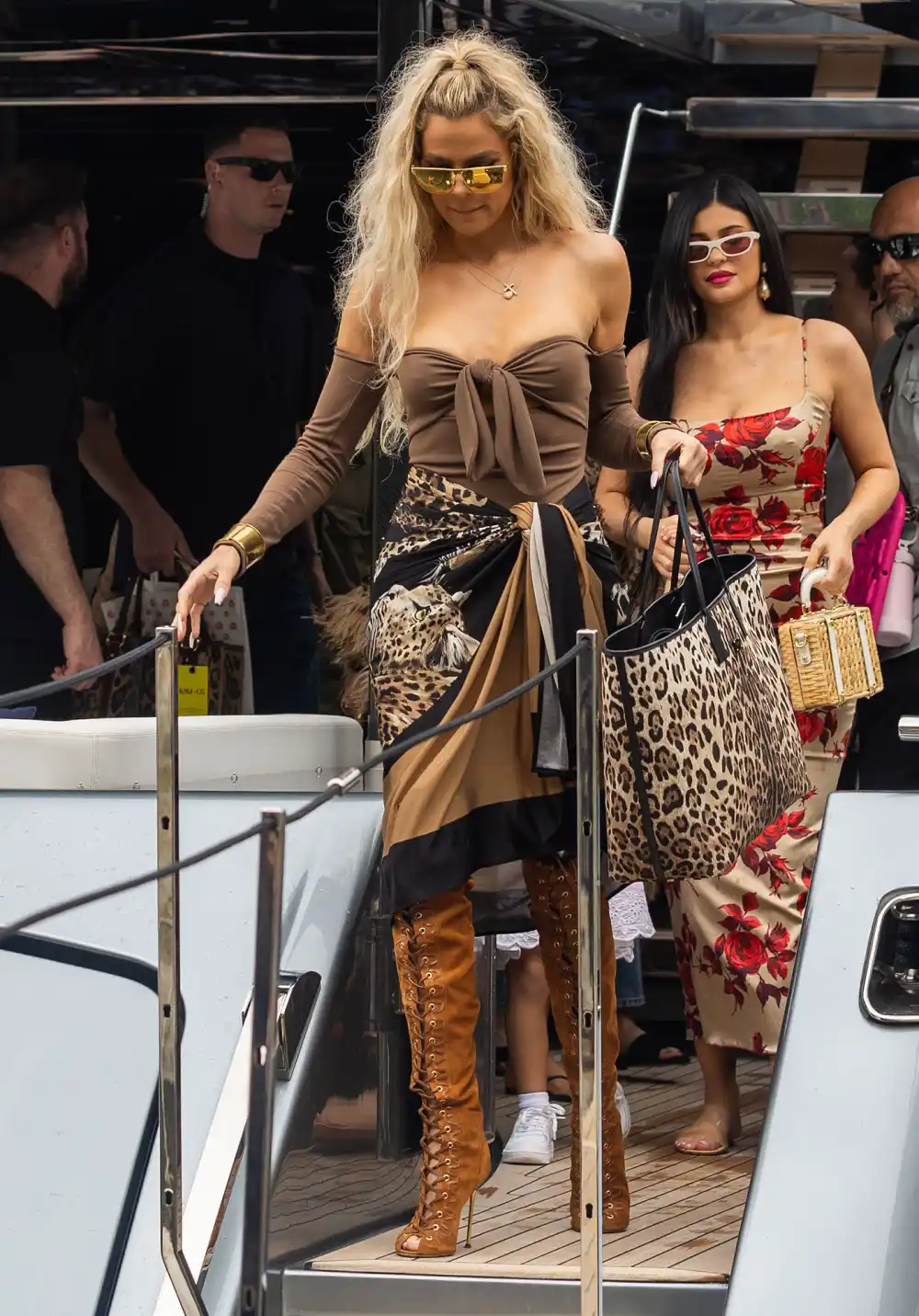 Khloe Kardashian Pokes Fun At Her Love Life Says Being Single At Kourtney and Travis Wedding Was a Vibe