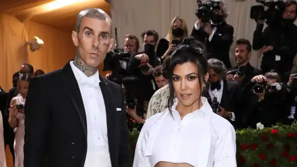 Kourtney Kardashian and Travis Barker Appear to Have Wedding at Santa Barbara Courthouse After Las Vegas Ceremony