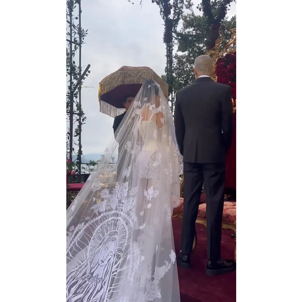 Kourtney Kardashian&rsquo;s Virgin Mary Wedding Veil Was Inspired by Travis Barker&rsquo; Skull Tattoo 3