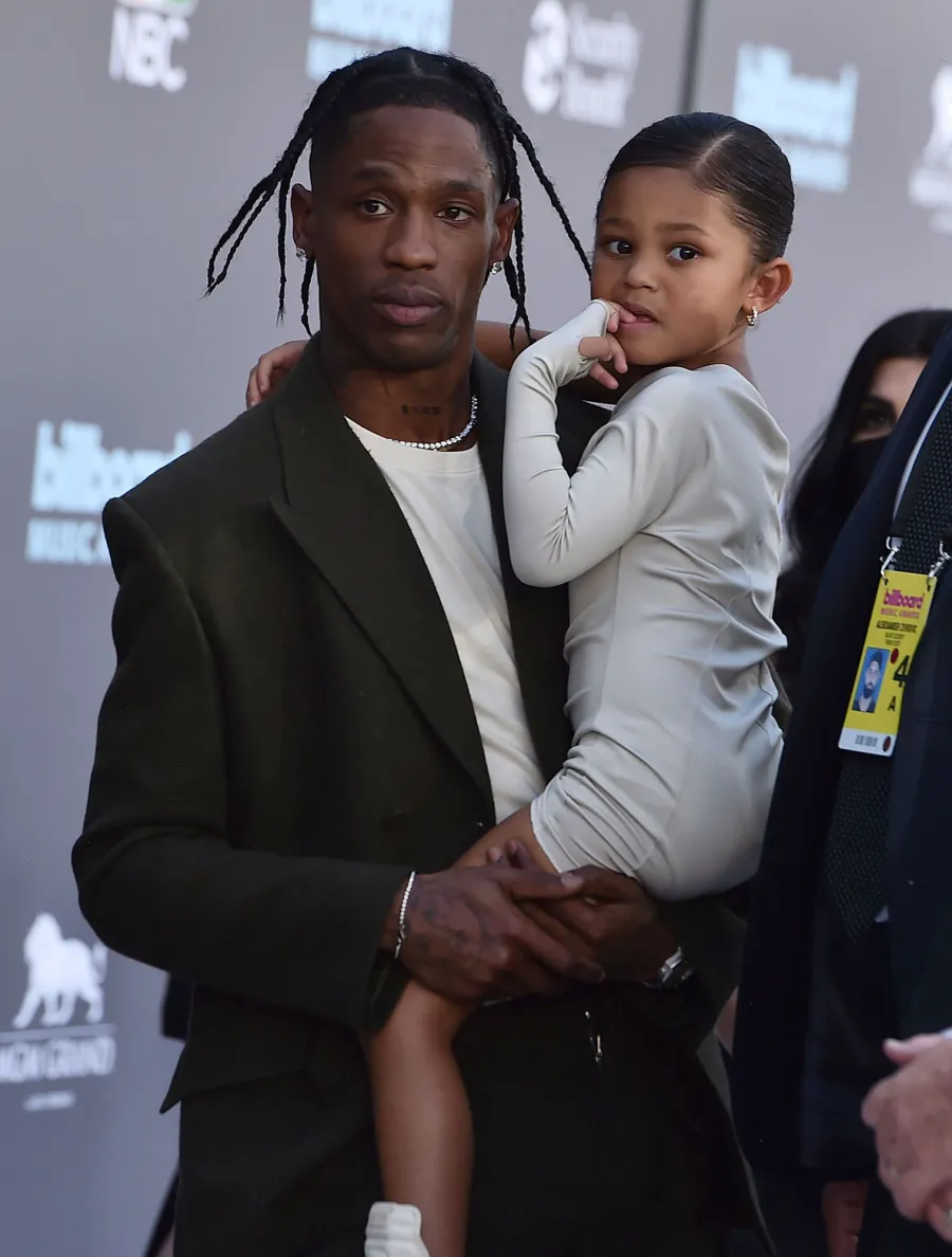 Kylie Jenner Travis Scott Enjoy Night BBMAs With Daughter Stormi