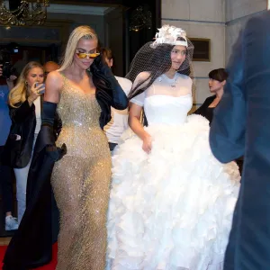 Kylie Jenner Wears Baseball Cap Met Gala Sets Twitter Ablaze