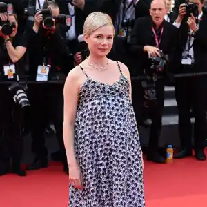Glowing Pregnant Michelle Williams Debuts Baby Bump Cannes