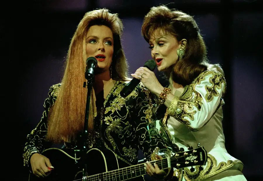 Naomi Judd With Daughter Wynonna Judd in 1991