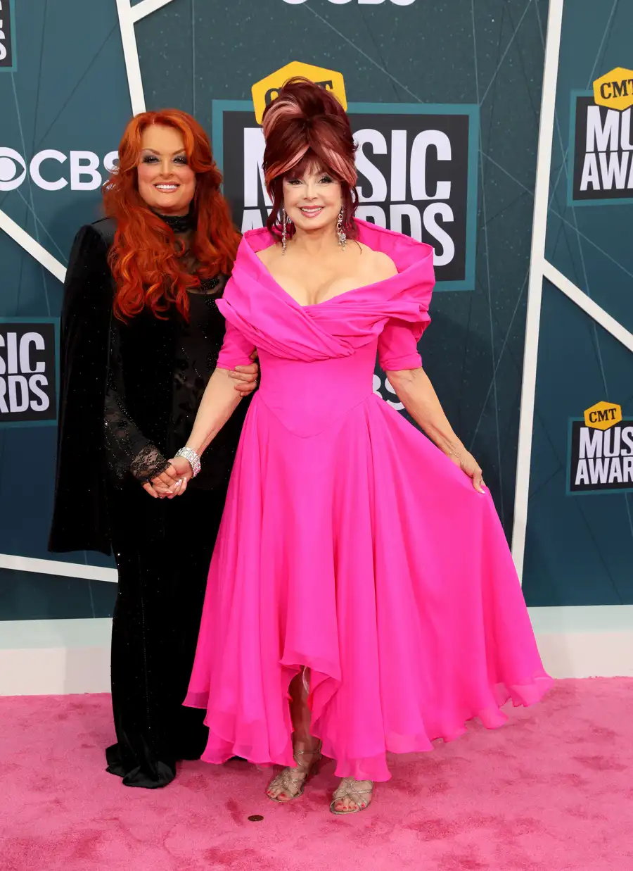 Naomi Judd and Wynonna Judd