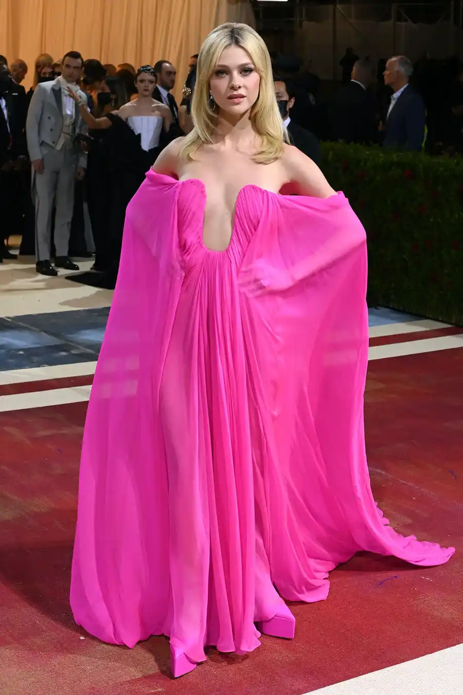 Nicole Peltz Beckham Met Gala 2022 Red Carpet Fashion