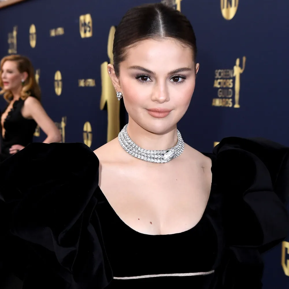 No I'm fine': Selena Gomez Jokes About Being Single