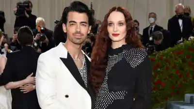 Parents' Night Out! Pregnant Sophie Turner and Joe Jonas Stun at Met Gala