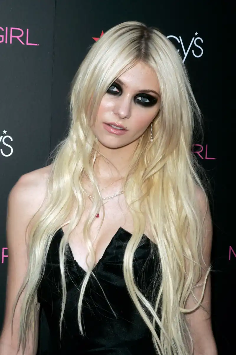 Report Taylor Momsen Suspended from Gossip Girl 0001