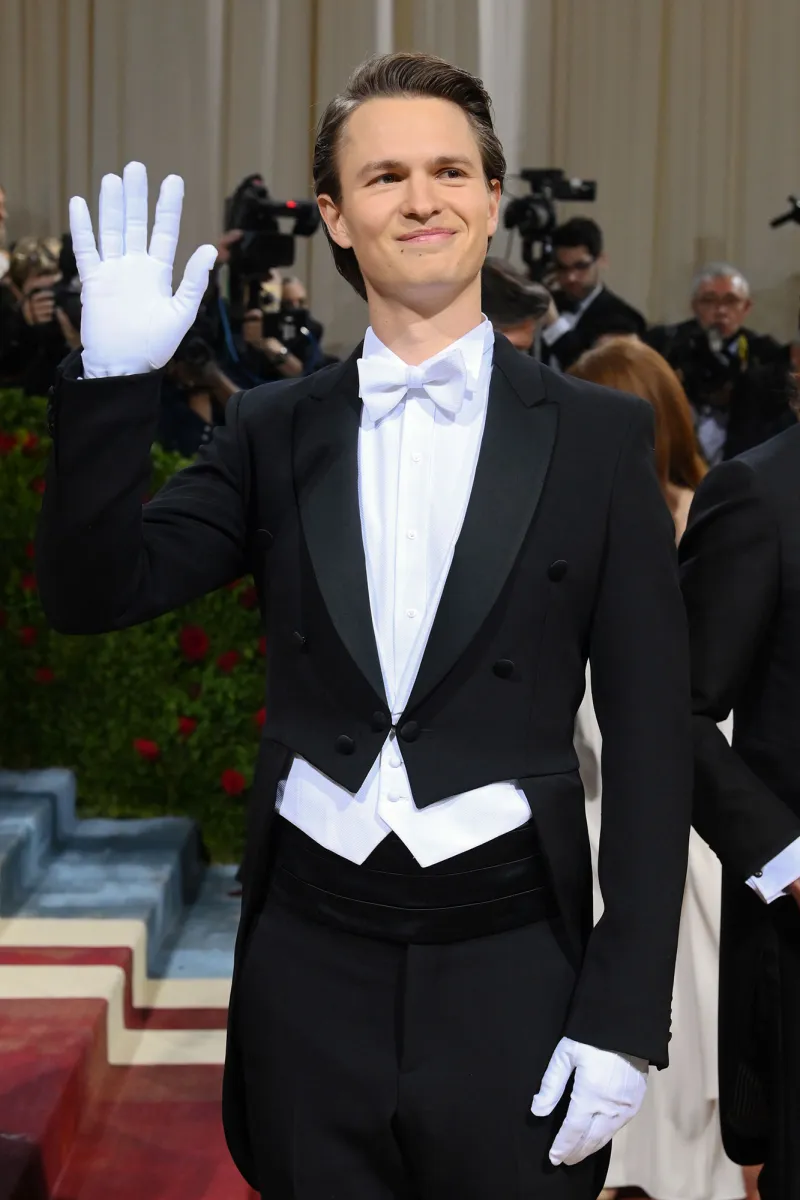 Shameless-Emma-Shades-Ansel-Elgort-Met-Gala-Look-With-Alexander-Wang-Dig-0002