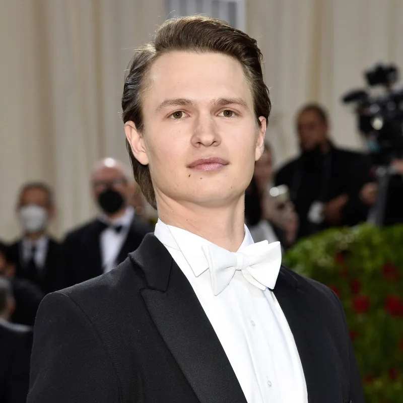 Shameless-Emma-Shades-Ansel-Elgort-Met-Gala-Look-With-Alexander-Wang-Dig-0003