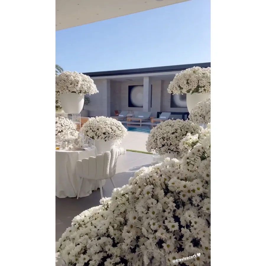 Travis Scott Fills Kylie Jenner House With Flowers Mothers Day