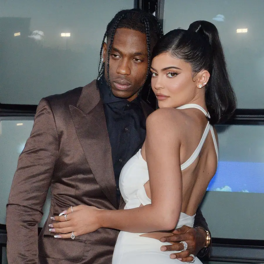 Travis Scott Fills Kylie Jenner House With Flowers Mothers Day