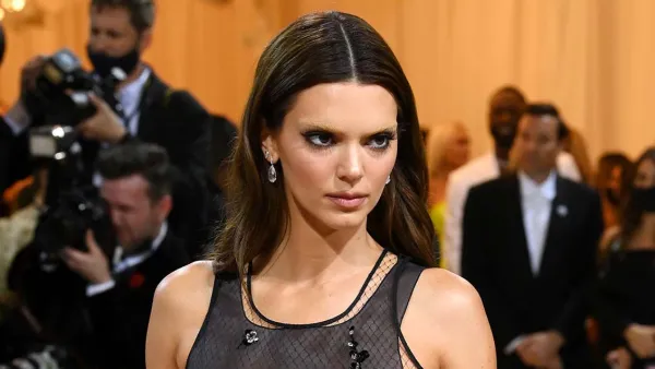 Whos That Girl Kendall Jenner Is Almost Unrecognizable 2022 Met Gala