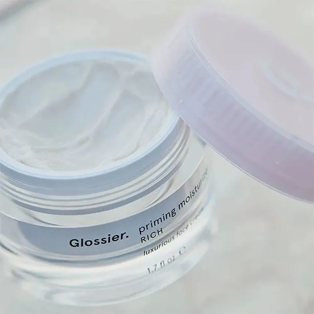 best-primers-for-dry-skin-glossier-moisturizer-rich