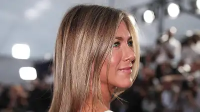 jennifer-aniston-mario-badescu-drying-lotion