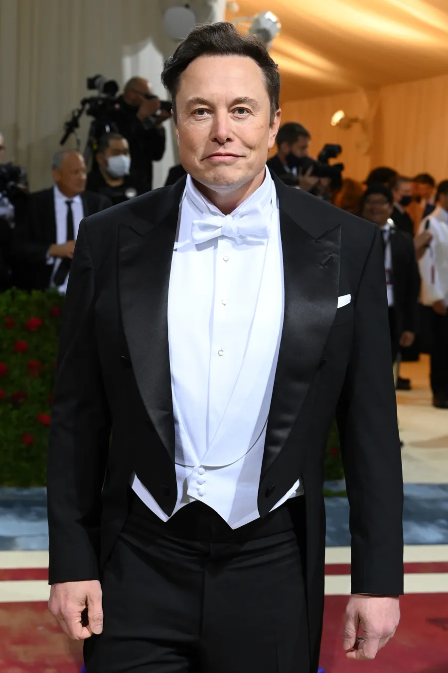 Elon Musk Weighs in on Ex Amber Heard and Johnny Depp's Defamation Trial