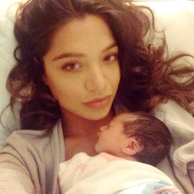 Kenan Thompson's Wife Christina Evangeline Shares First Baby Pictures Christina Evangeline selfie with baby