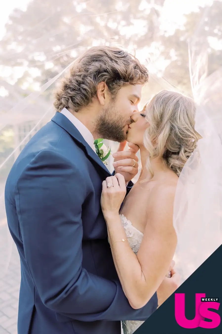 Best Day MLB Kelsey Wingert Marries Casey Linch After Foul Ball Injury