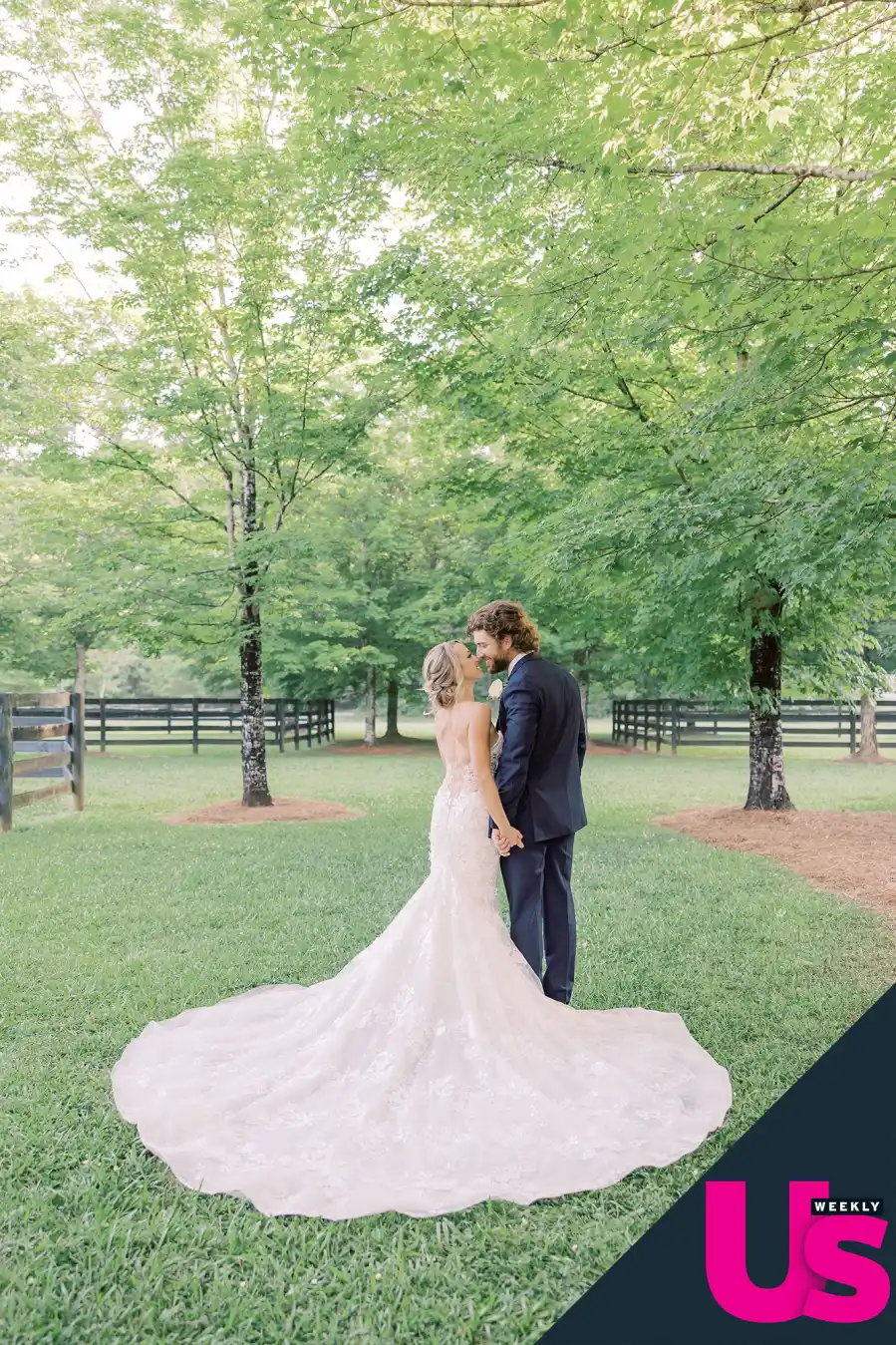 Best Day MLB Kelsey Wingert Marries Casey Linch After Foul Ball Injury