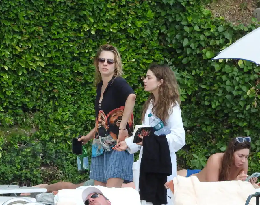 Cara Delevingne Makes Out With Singer Minke in Italy