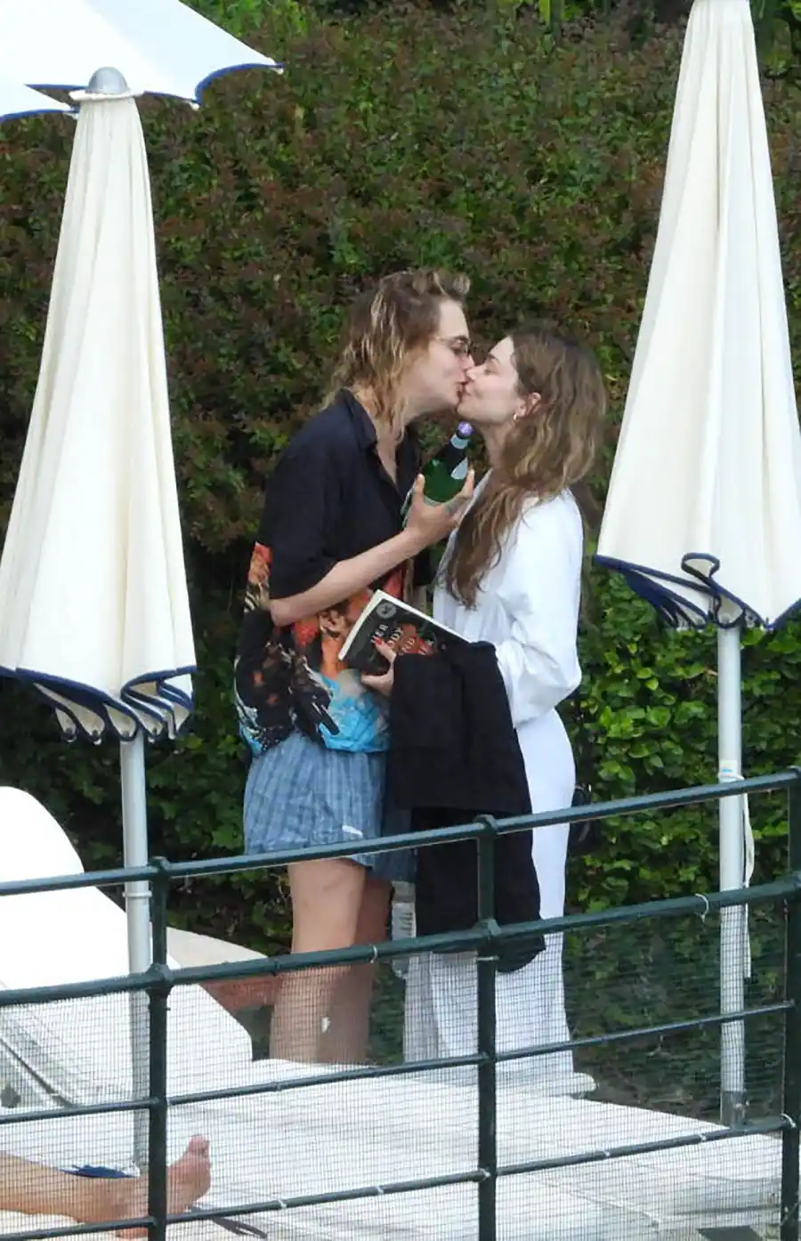 Cara Delevingne Makes Out With Singer Minke in Italy
