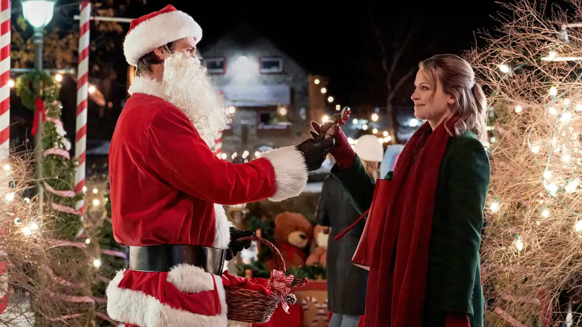 Christmas in July Hallmark Channel Announces 3 New Holiday Films