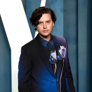 Cole Sprouse Goes Nude Seemingly Photoshopped Pic Flaunts Bare Butt