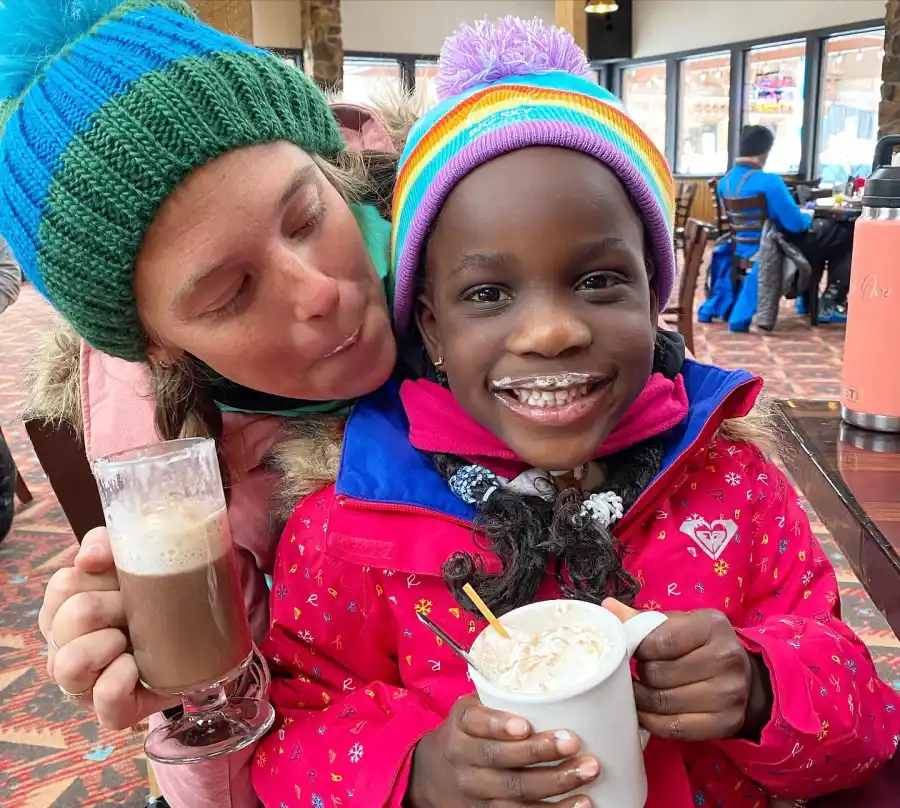 Cowboy Cuties Meet Kids Country Music Biggest Stars Thomas Rhett Lauren Akins
