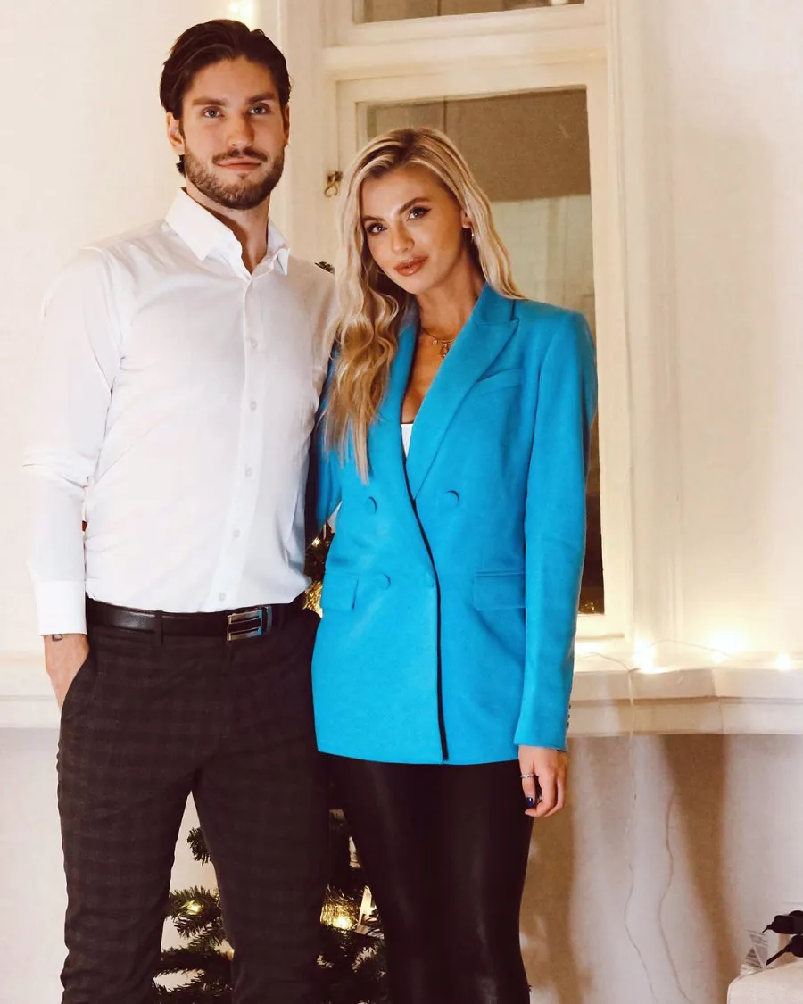 Every Bachelor Nation Wedding in 2022 JoJo Fletcher and Jordan Rodgers Hayley Ferguson and Oula Palve More