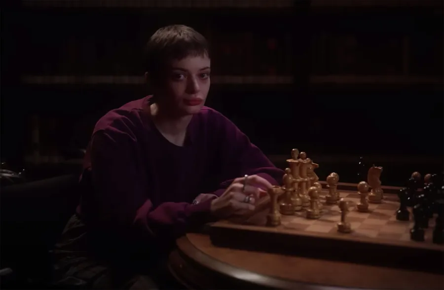 Everything to Know About Mike Flanagan's New Horror Series The Midnight Club