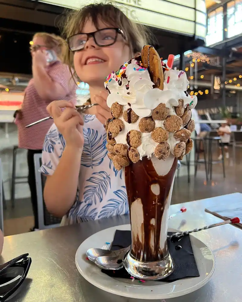 Former Bachelorette Ali Fedotowsky Shares Story of How She Met Her Long-Lost Sister 8