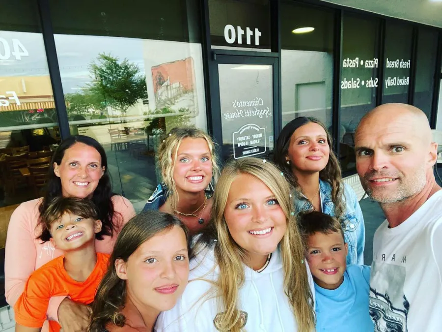 Kenedi Anderson's Family Get to Know the Former American Idol Frontrunner's Parents and 4 Siblings