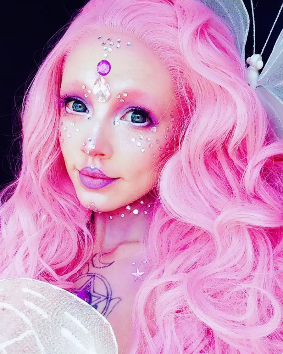 Meet 7 Real-Life Barbie and Ken Dolls Meet 7 Real-Life Barbie and Ken Dolls Amber Kohaku Chan.