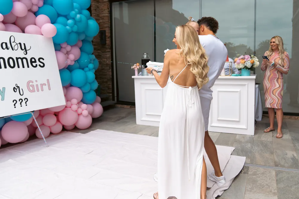 NFL Star Patrick Mahomes and Wife Brittany Announce Sex of Baby No. 2 &mdash; With Squirt Gun Reveal