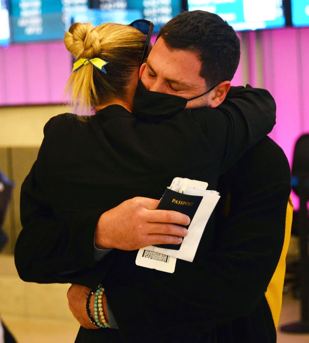 Peta Murgatroyd Reveals She Suffered 3 Miscarriages While Maks Chmerkovskiy Was in Ukraine 2