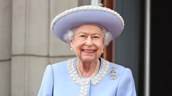 Queen Elizabeth Makes Her Platinum Jubilee Debut at Trooping the Colour 4
